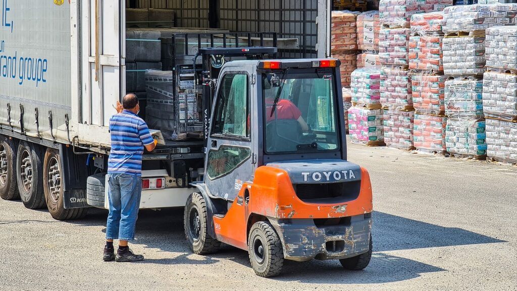 truck, loading, forklift-6488011.jpg